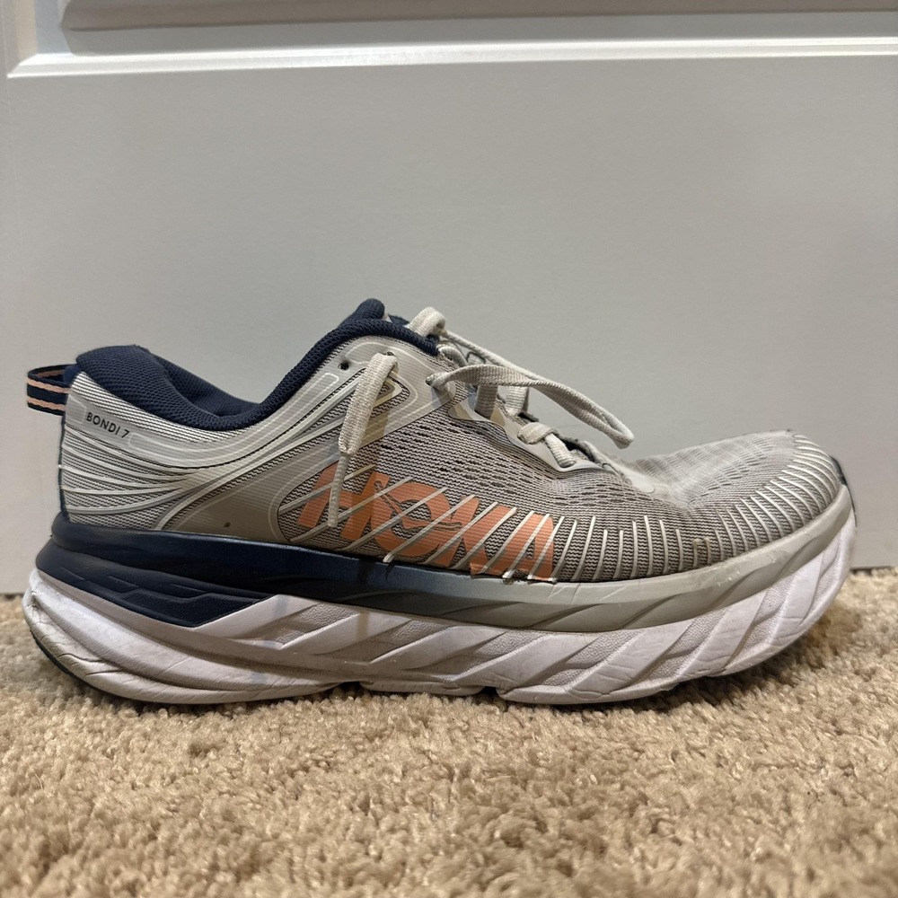 Hoka One One Bondi 7 Shoes Womens Size 7.5 Gray White Cushioned Running Athletic